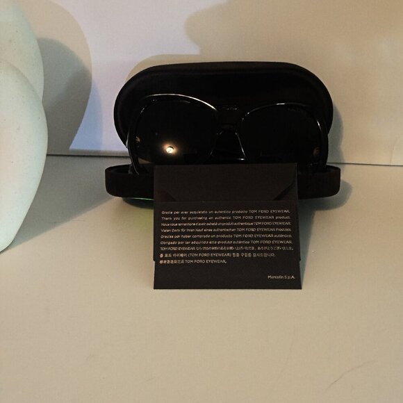 Tom Ford Bold Oversized Black Sunglasses 😎 - Picture 5 of 7